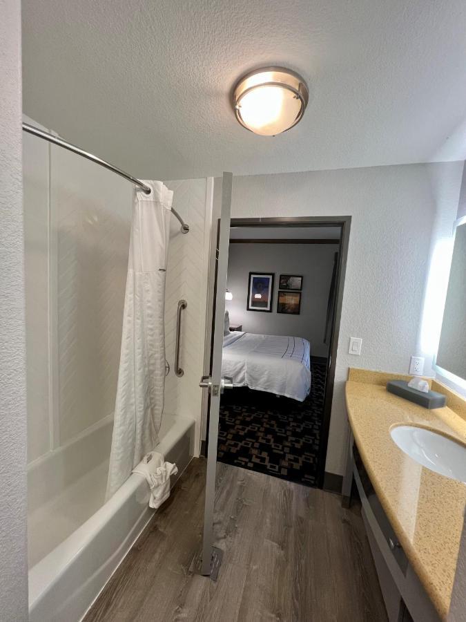 La Quinta By Wyndham Big Spring Hotel Exterior photo
